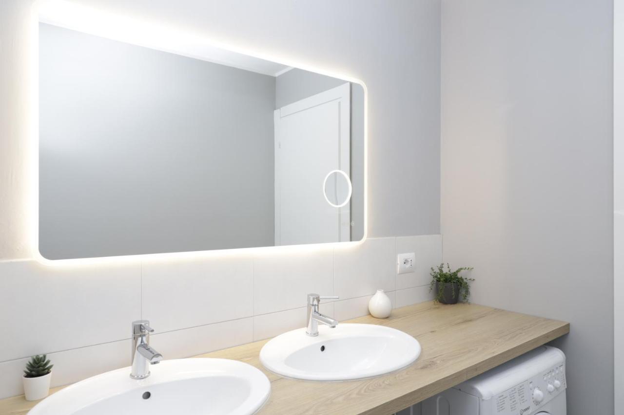Hemeras Boutique Homes - 2 Luxury Apartments In The City Center ミラノ エクステリア 写真